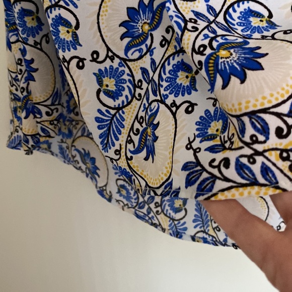 KAARI Blue Sleeveless Top PM Floral Pattern Ruffled Sleeves 100% Polyester - Picture 5 of 8